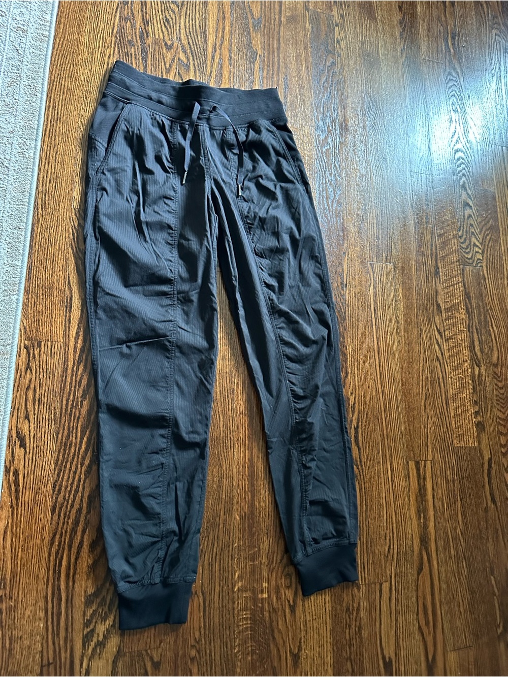 Vintage Style lululemon athletica Black Women's Track Jogger Leggings